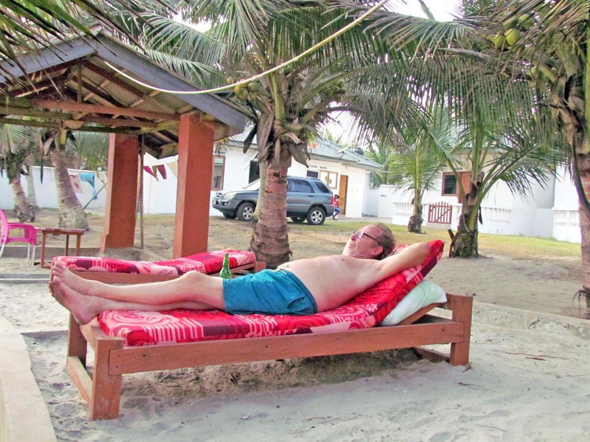 Comfort Beach Resort Biriwa Экстерьер фото